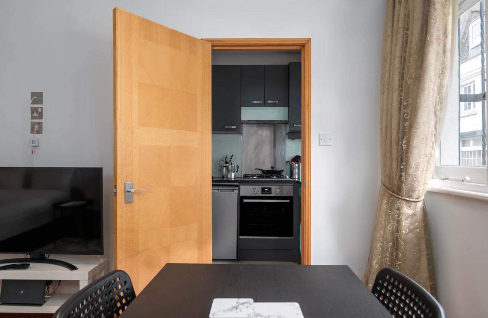 Апартаменты Guestready - Central Converted Mews In Bayswater Лондон Экстерьер фото